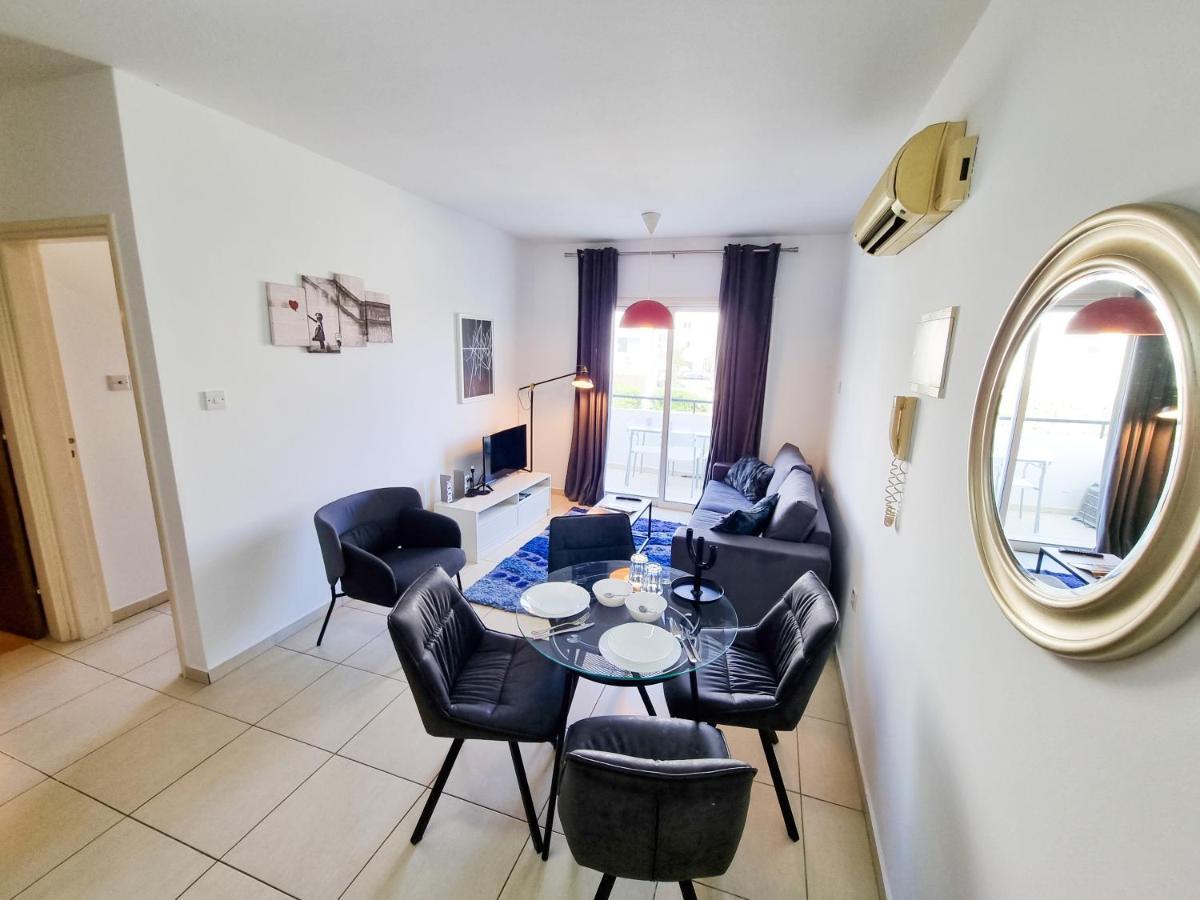 Seaside Heaven Apartment With Pool Larnaca Dış mekan fotoğraf