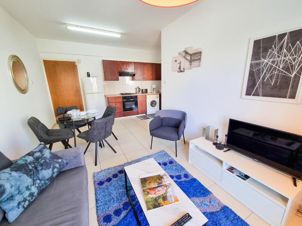 Seaside Heaven Apartment With Pool Larnaca Dış mekan fotoğraf