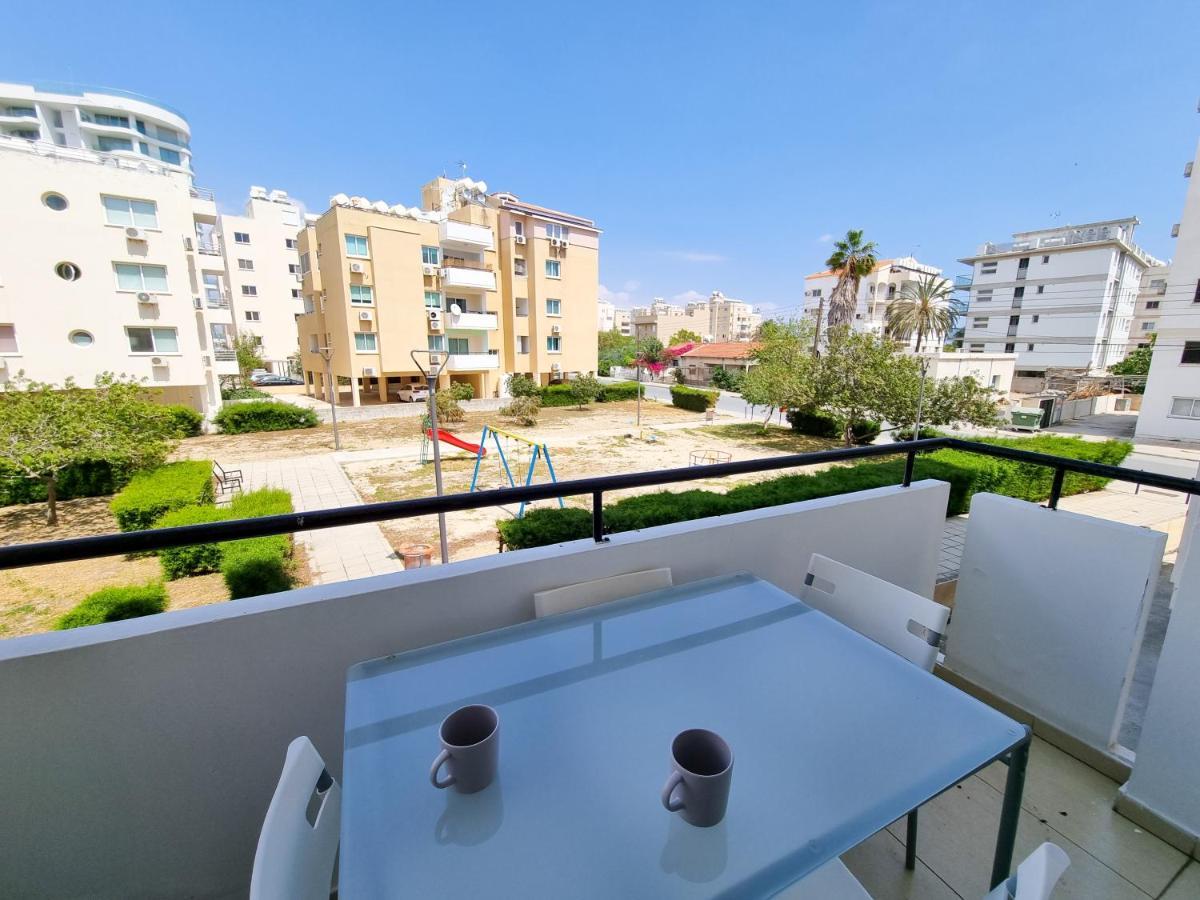 Seaside Heaven Apartment With Pool Larnaca Dış mekan fotoğraf